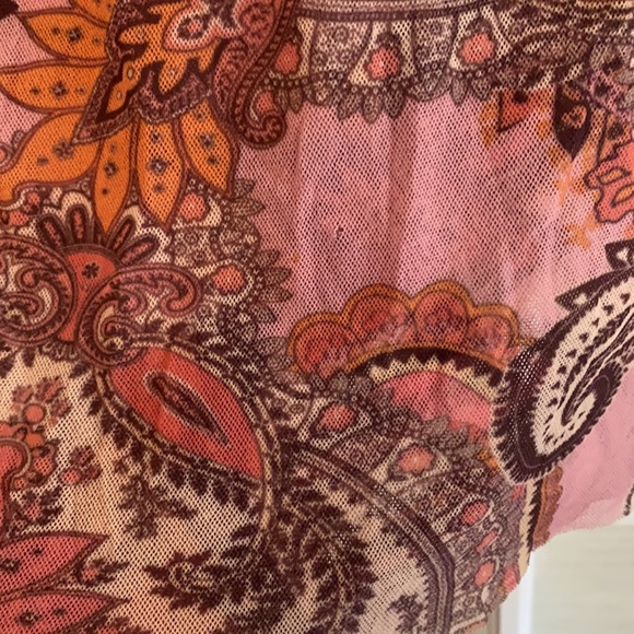 3 for $20 🛍 Layered mesh top - Sz Large - Picture 4 of 4